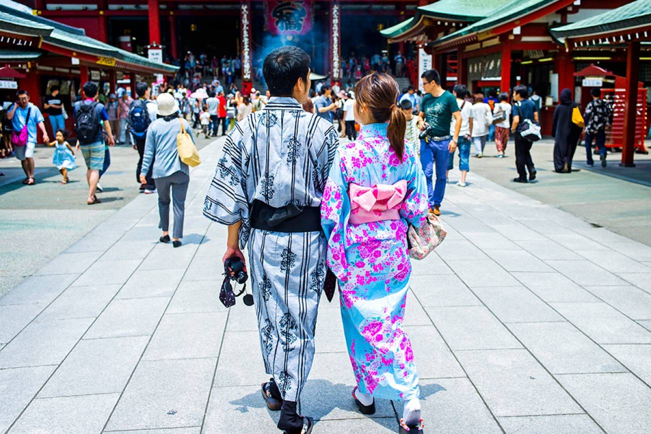 Tokyo summer. Лето в Токио. Япония Токио лето. Токио туристы. Япония в июле.