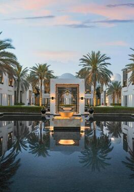 Indulge in a LUXURY 5* STAR RESORT at the CHEDI MUSCAT!