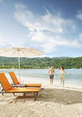 Experience Jamaica’s Premier Oceanfront Resort