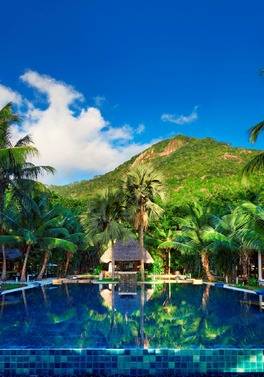 Experience paradise on the white sandy beaches of Silhouette in the Seychelles!