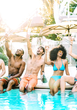 Pool parties with your friends in Dubai this August bank holiday!